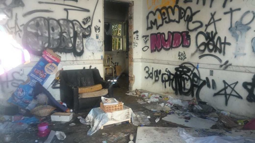 mulher-e-encontrada-morta-em-casa-abandonada-no-centro-de-lages-1