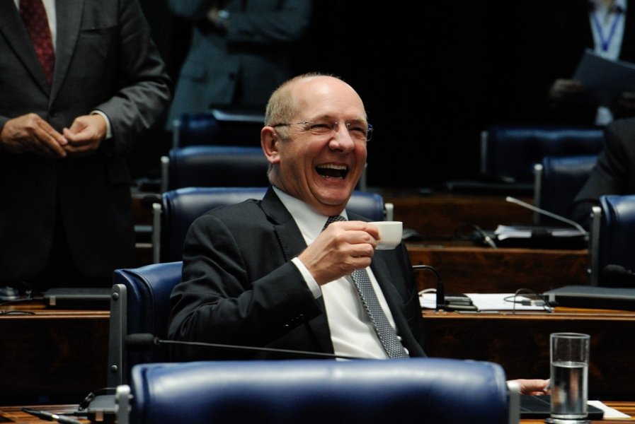 paulo-bauer-e-nomeado-para-cargo-de-secretario-especial-no-governo-federal-1