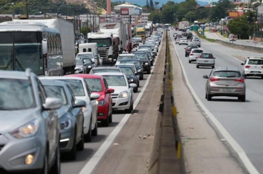 trafego-de-veiculos-leves-no-acostamento-do-sentido-norte-da-br-101-deve-ser-liberado-na-grande-florianopolis-1