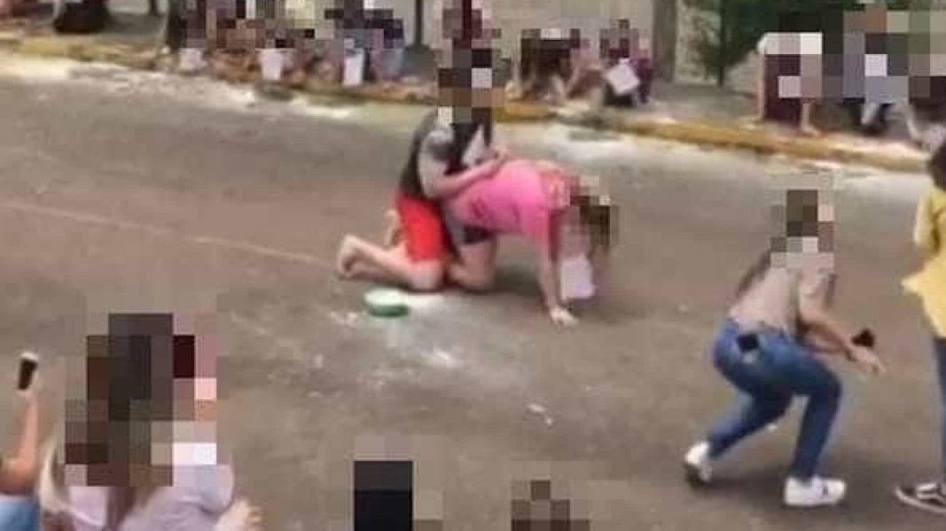 veteranos-fazem-trote-com-simulacao-de-sexo-em-joacaba-1