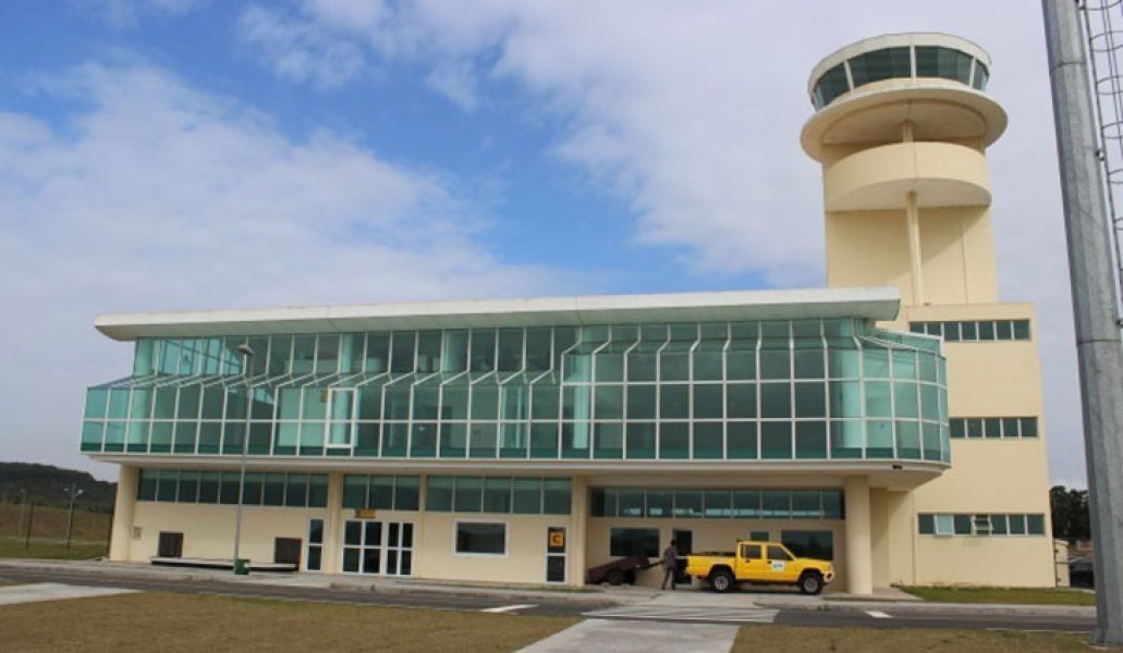 aeroporto-de-jaguaruna-novamente-com-caminhao-de-bombeiros-1