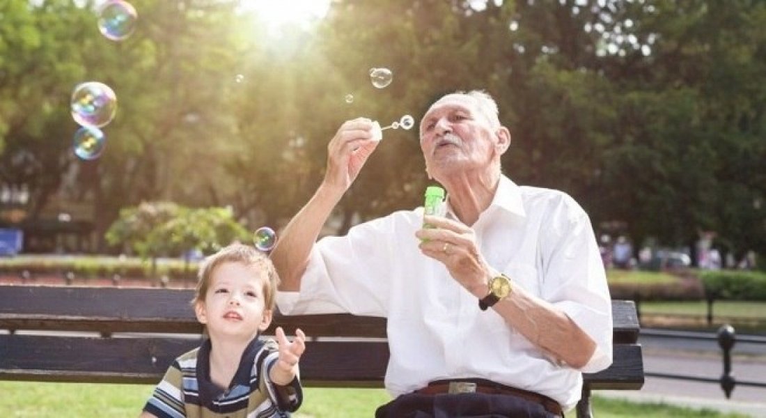 as-criancas-que-crescem-com-os-avos-sao-mais-seguras-e-felizes-0