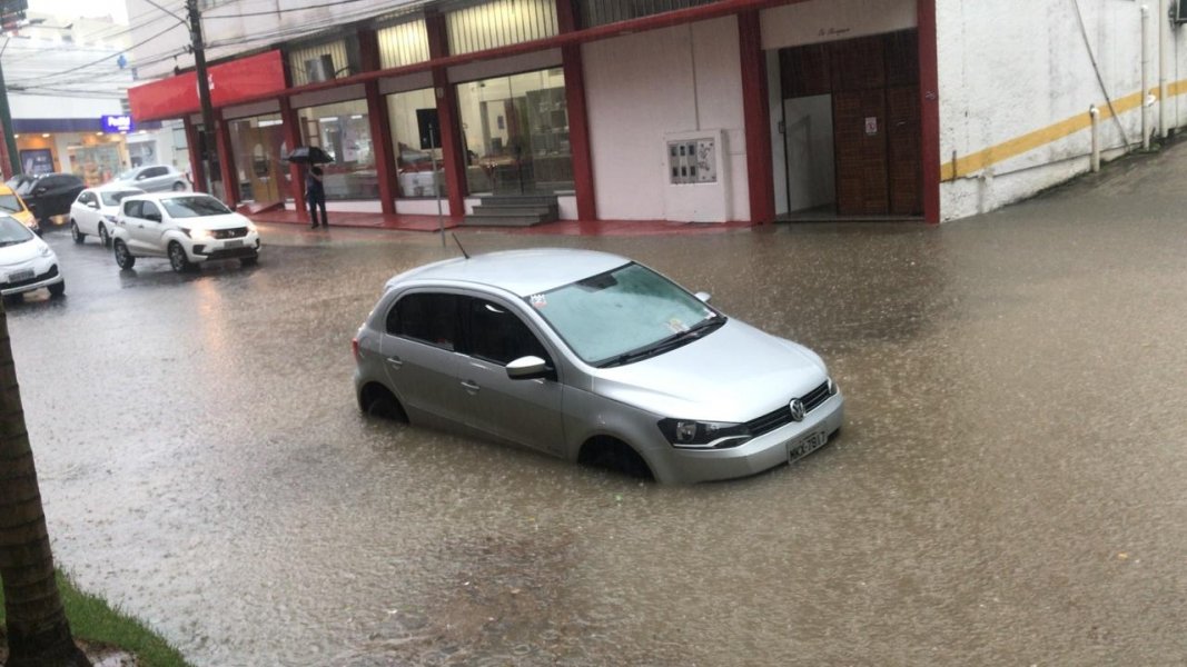 chuva-forte-castiga-criciuma-1