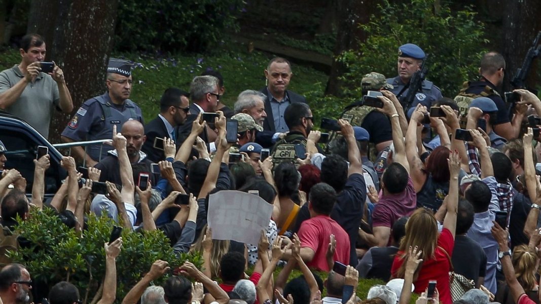 em-velorio-lula-diz-que-neto-sofreu-bullying-vou-provar-minha-inocencia-1