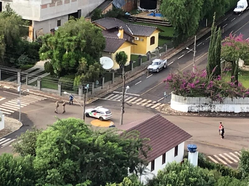 homem-e-preso-apos-fazer-3-funcionarios-refens-em-cooperativa-de-credito-no-oeste-de-sc-1