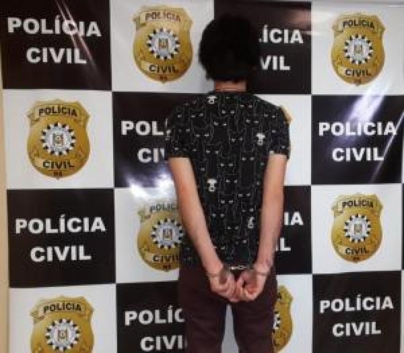 homem-e-preso-apos-invadir-casa-da-ex-namorada-com-carro-na-grande-porto-alegre-1