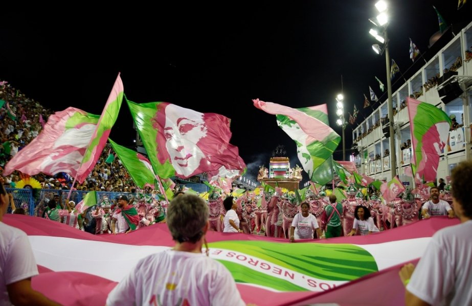 mangueira-e-a-campeao-dos-desfiles-do-grupo-especial-no-rio-de-janeiro-1