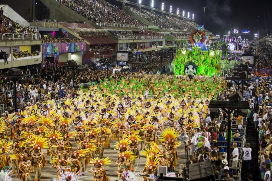 sete-escolas-desfilam-hoje-no-sambodromo-do-rio-de-janeiro-1