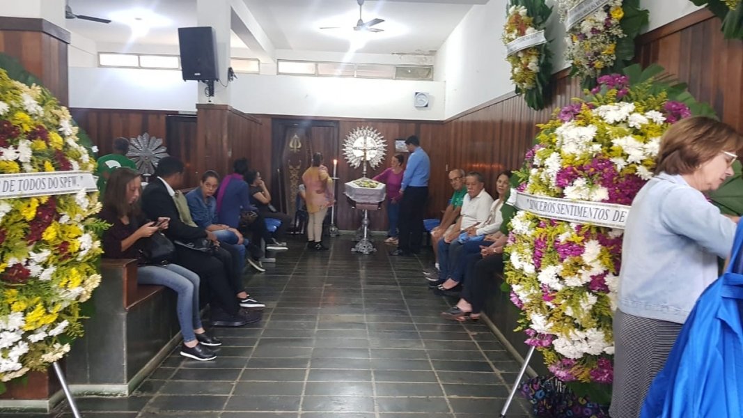 corpo-do-modelo-que-morreu-apos-desmaio-em-desfile-e-velado-no-interior-de-minas-gerais-1
