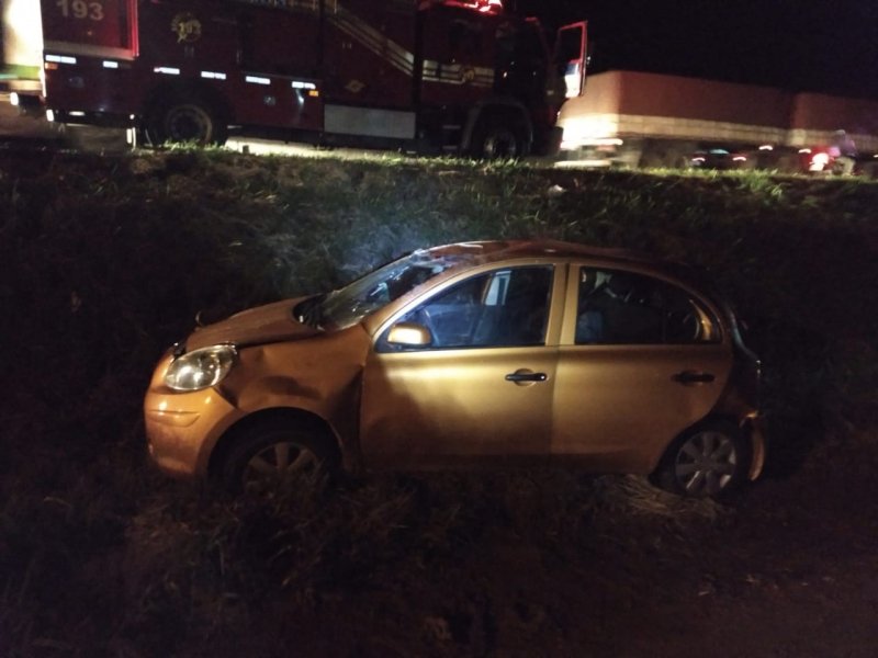 batida-capotamento-e-atropelamento-resultam-em-tres-pessoas-feridas-na-br-101-em-imbituba-1