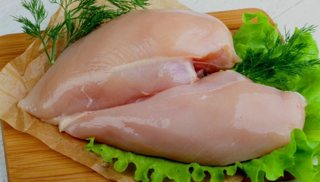 devemos-lavar-o-frango-antes-de-cozinha-lo-1