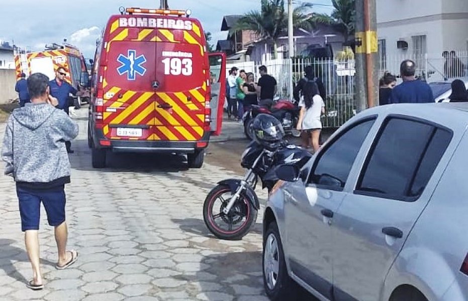 urgente-vitima-e-baleada-na-cabeca-em-tubarao-1
