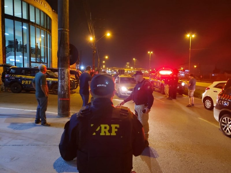 35-motoristas-sao-flagrados-dirigindo-sob-efeito-de-alcool-em-operacao-da-prf-1