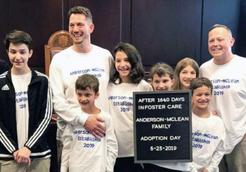 dois-pais-adotam-6-irmaos-que-passaram-5-anos-em-orfanato-1