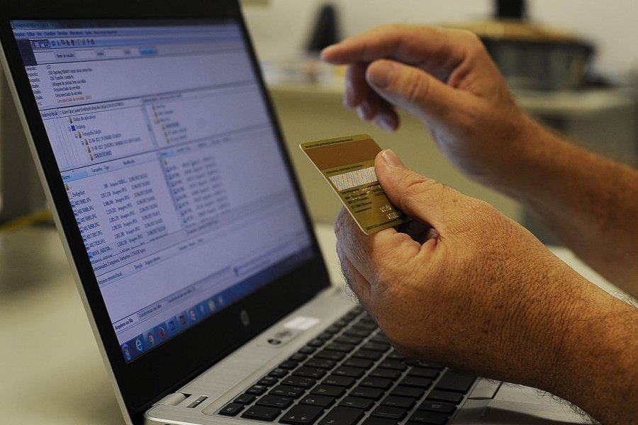 febraban-alerta-para-golpe-virtual-em-compras-para-o-dia-dos-namorados-1