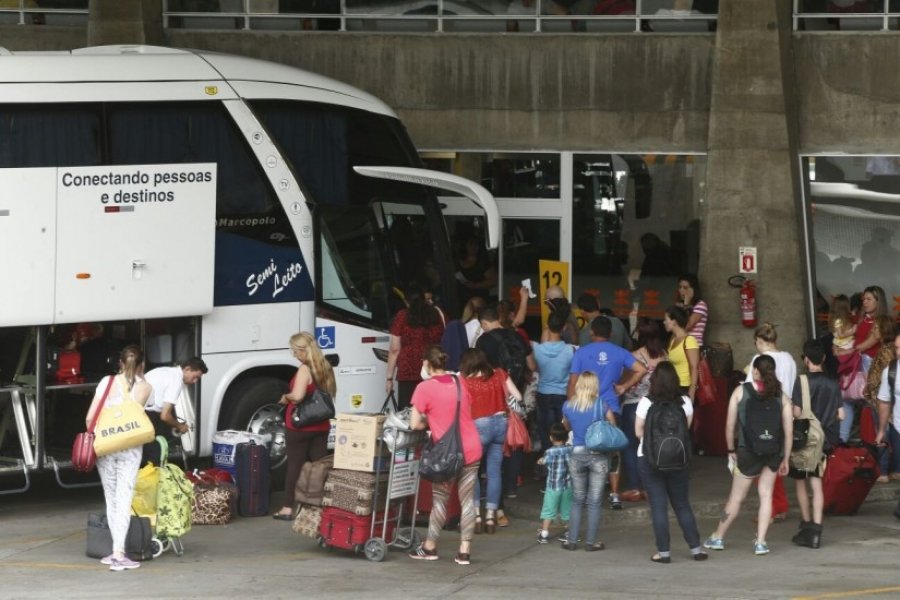 jovens-de-15-a-29-anos-tem-direito-a-viajar-de-graca-pelo-pais-0