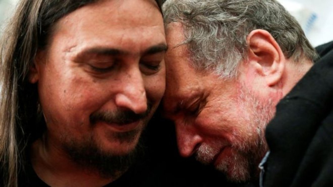 o-emocionante-reencontro-entre-menino-roubado-e-familia-apos-40-anos-na-argentina-0