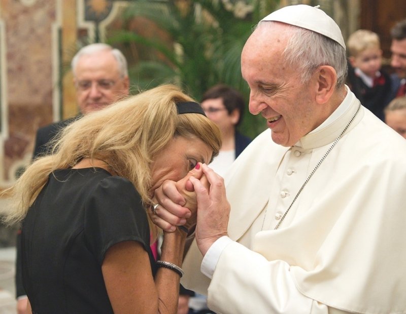 papa-a-mulher-e-colocada-em-segundo-plano-1