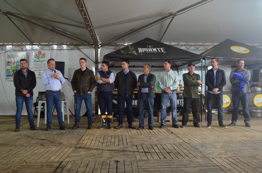 pecuaria-show-catarinense-movimenta-quase-r-500-mil-em-leilao-de-gado-1