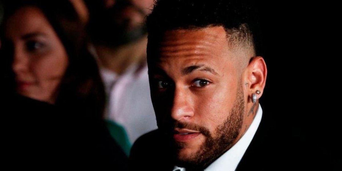 policia-francesa-apreende-videos-de-hotel-onde-neymar-se-encontrou-com-najila-1