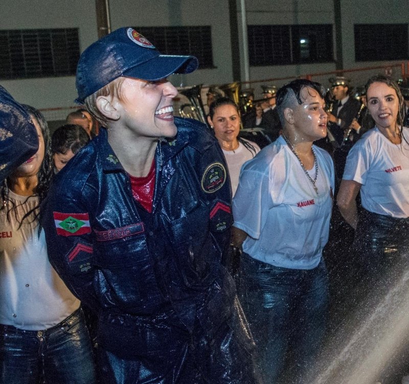 bombeiro-militar-de-sc-tem-a-primeira-mulher-promovida-por-ato-de-bravura-1