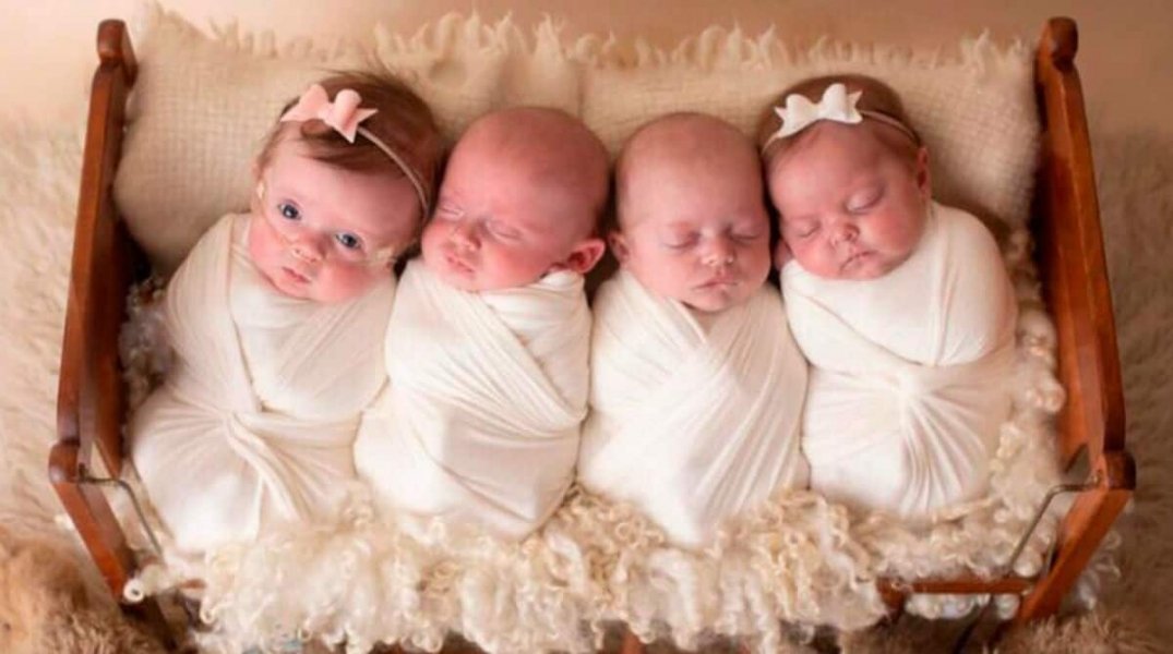 no-mundo-mae-que-e-trigemea-da-a-luz-quatro-bebes-em-caso-rarissimo-1