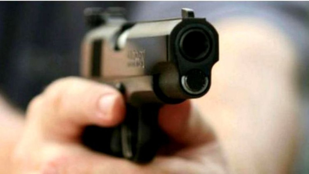 assalto-mulher-e-surpreendida-por-criminoso-em-frente-a-condominio-em-tubarao-1