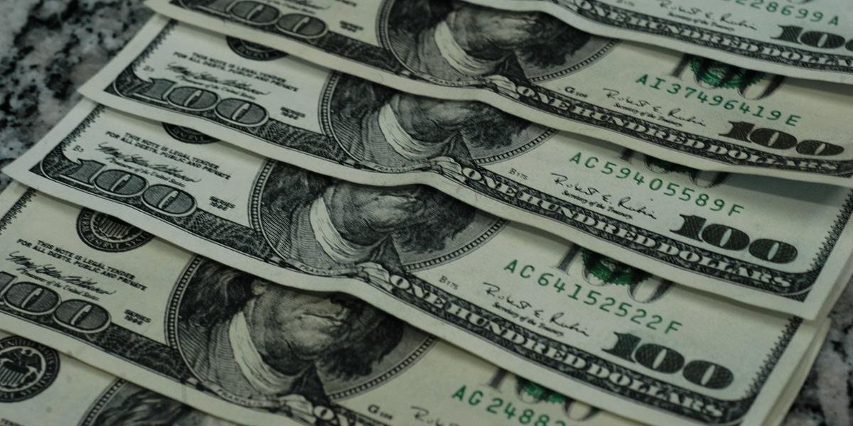 dolar-supera-r-412-e-fecha-no-maior-valor-em-quase-um-ano-1