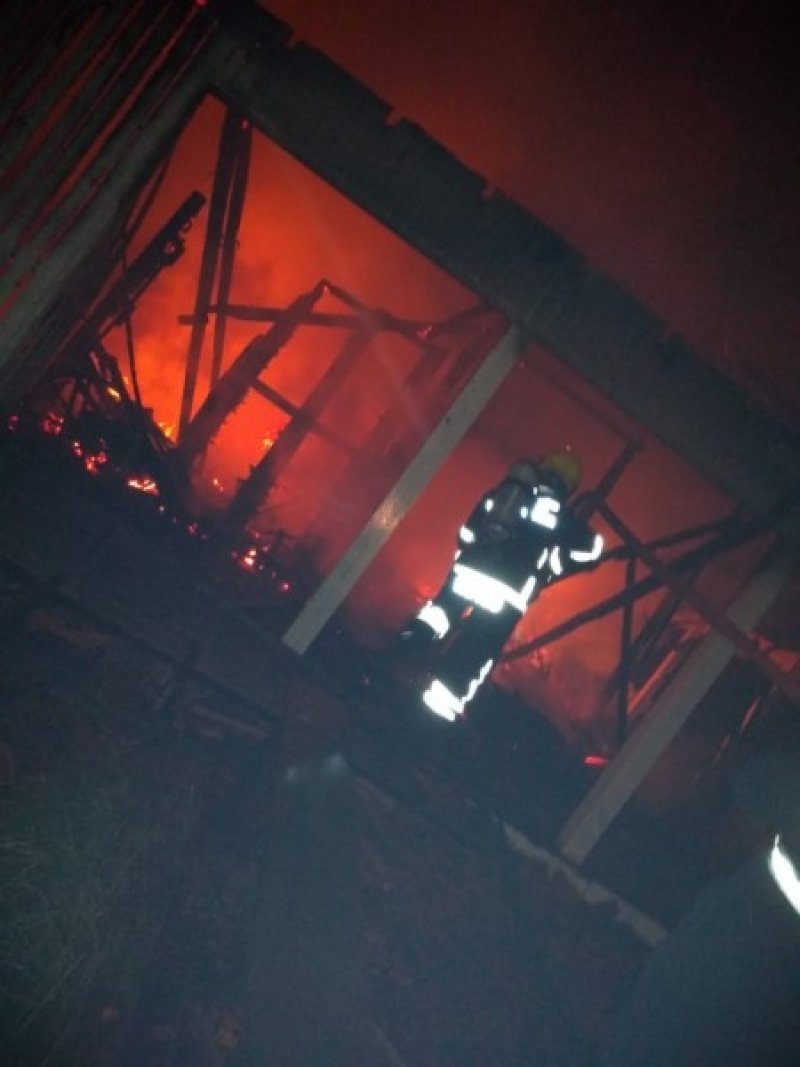 em-imbituba-residencia-e-atingida-por-incendio-1
