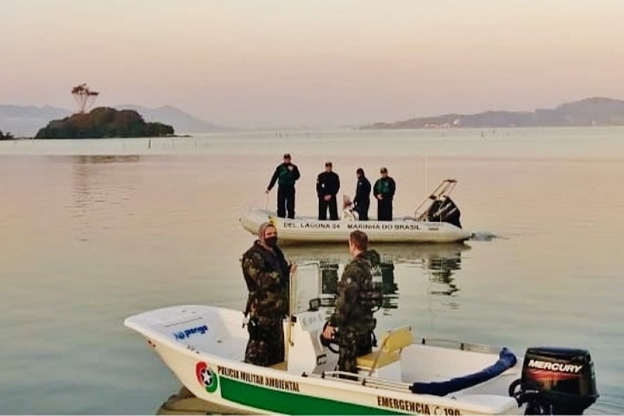 em-laguna-27-redes-de-pesca-irregulares-sao-apreendidas-pela-policia-militar-ambiental-e-marinha-1