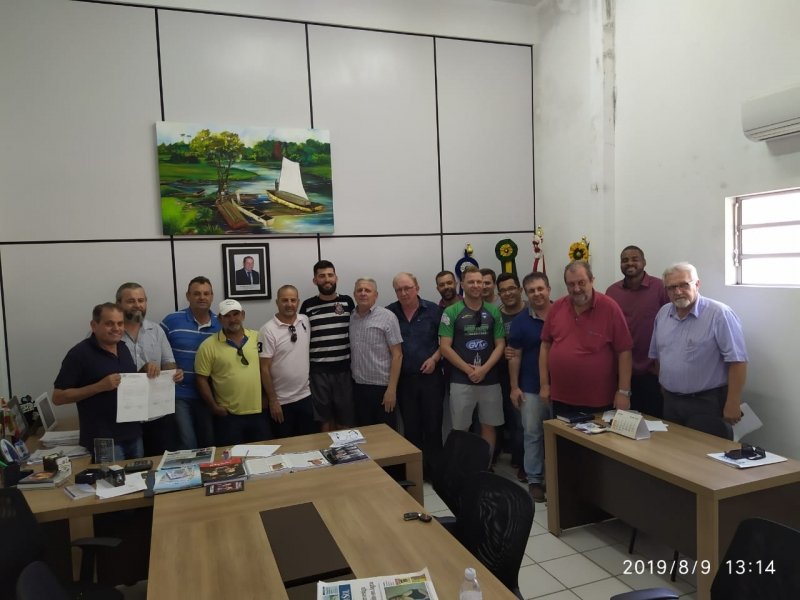prefeito-assina-ordem-de-servico-da-implantacao-do-complexo-esportivo-1