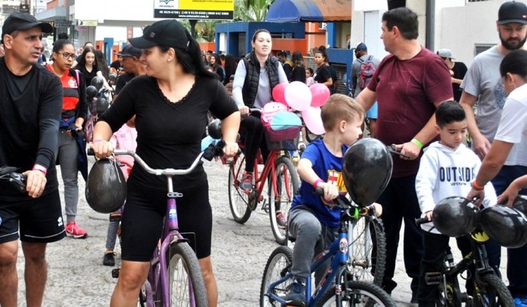 passeio-ciclistico-encerra-acoes-alusivas-ao-aniversario-de-escola-tradicional-de-tubarao-1