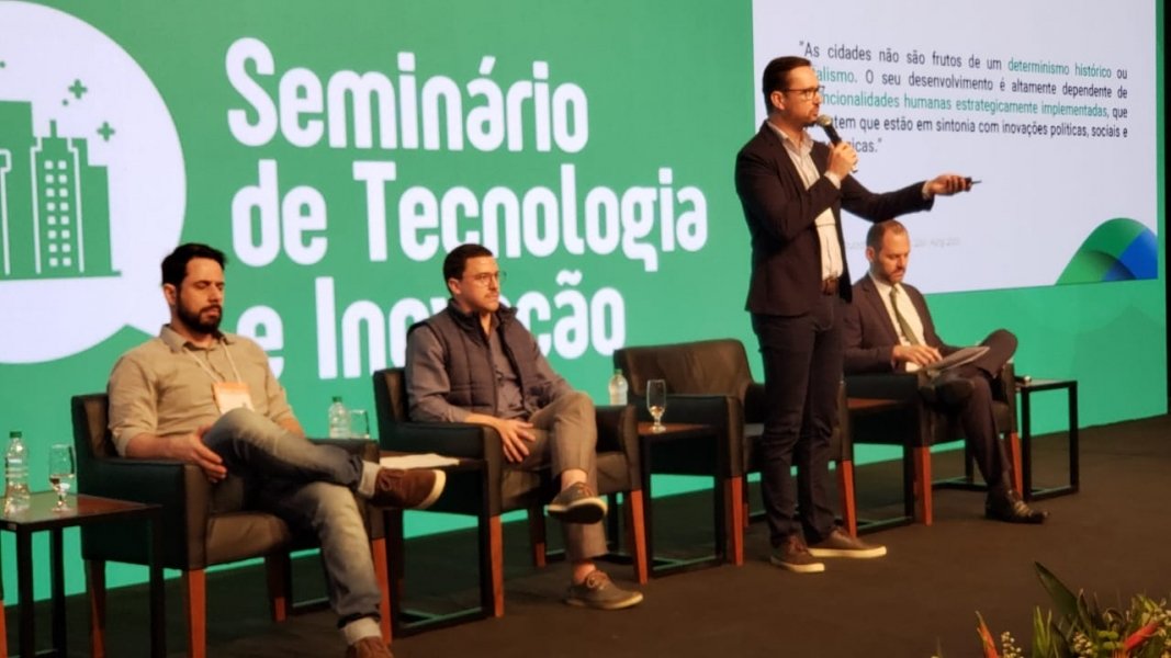 tubarao-180o-hub-de-inovacao-de-tubarao-e-tema-de-palestra-em-evento-da-fecam-1