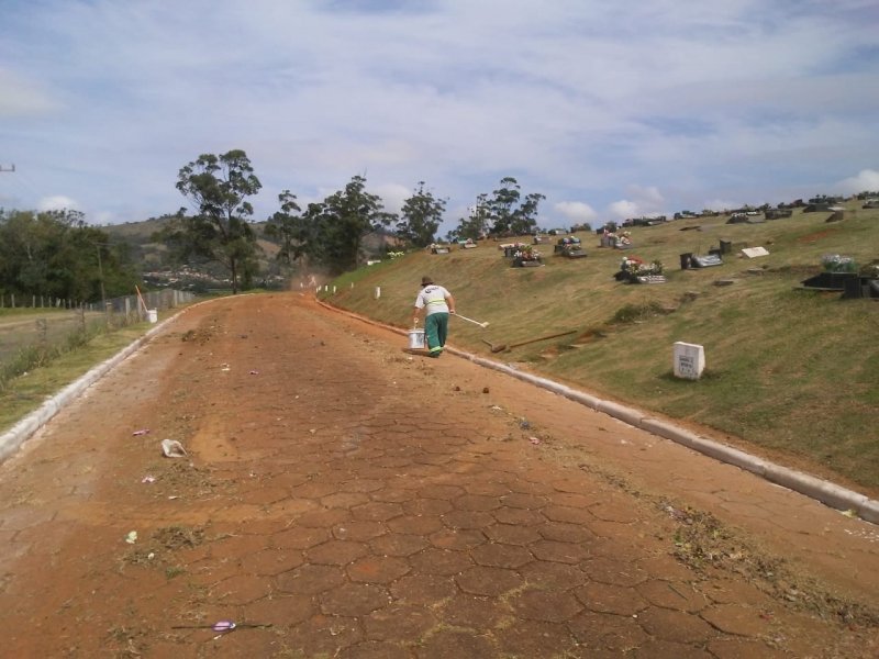 cemiterio-horto-dos-ipes-recebe-ultimos-retoques-para-o-dia-de-finados-1