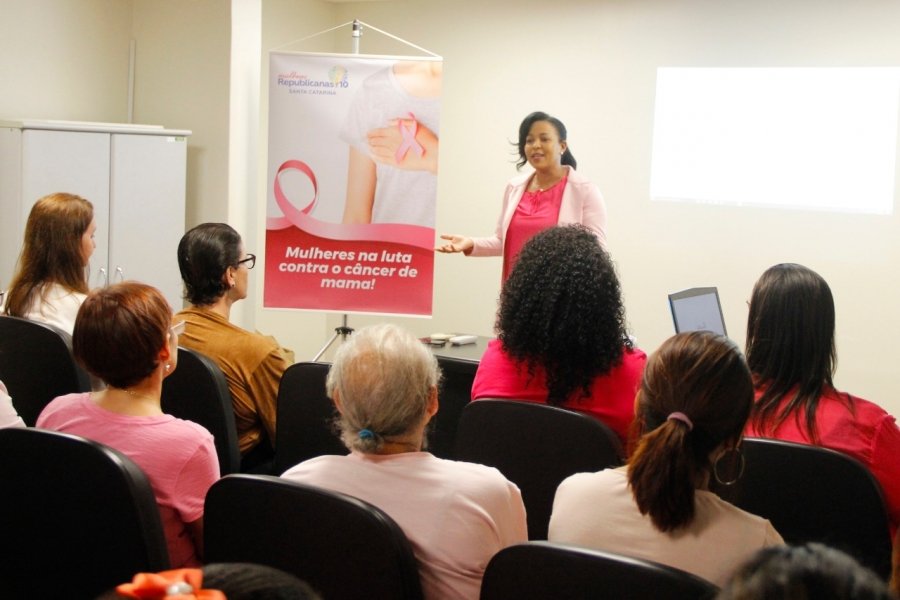 grupo-de-mulheres-reforca-campanha-outubro-rosa-em-sc-1
