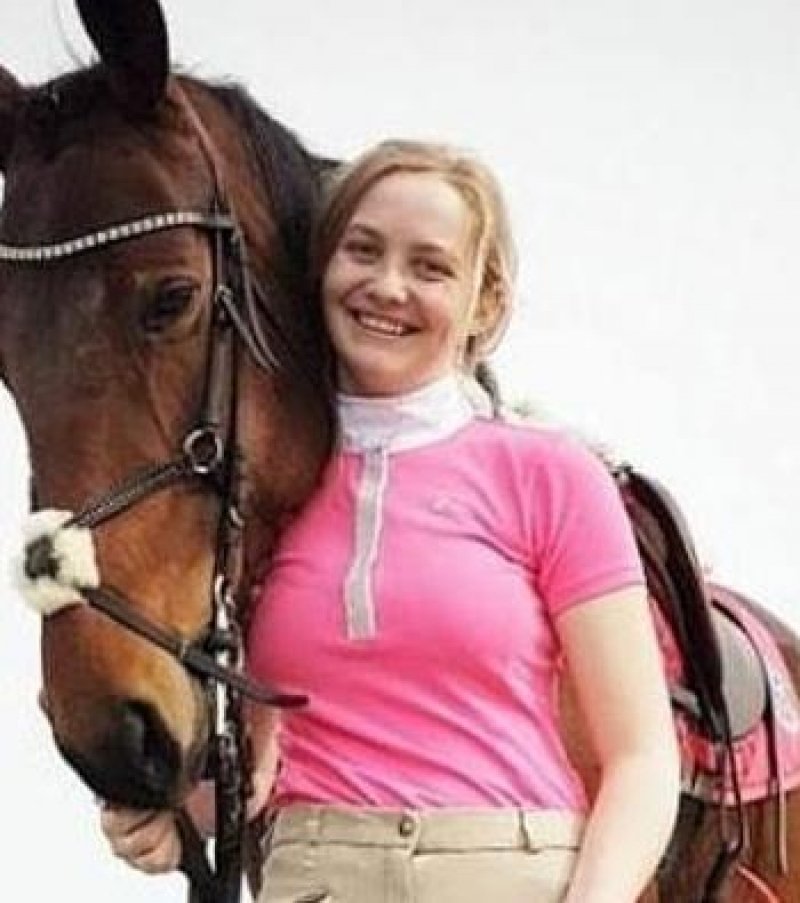 internacional-adolescente-e-ameacada-de-morte-apos-revelar-que-comeu-o-proprio-cavalo-0