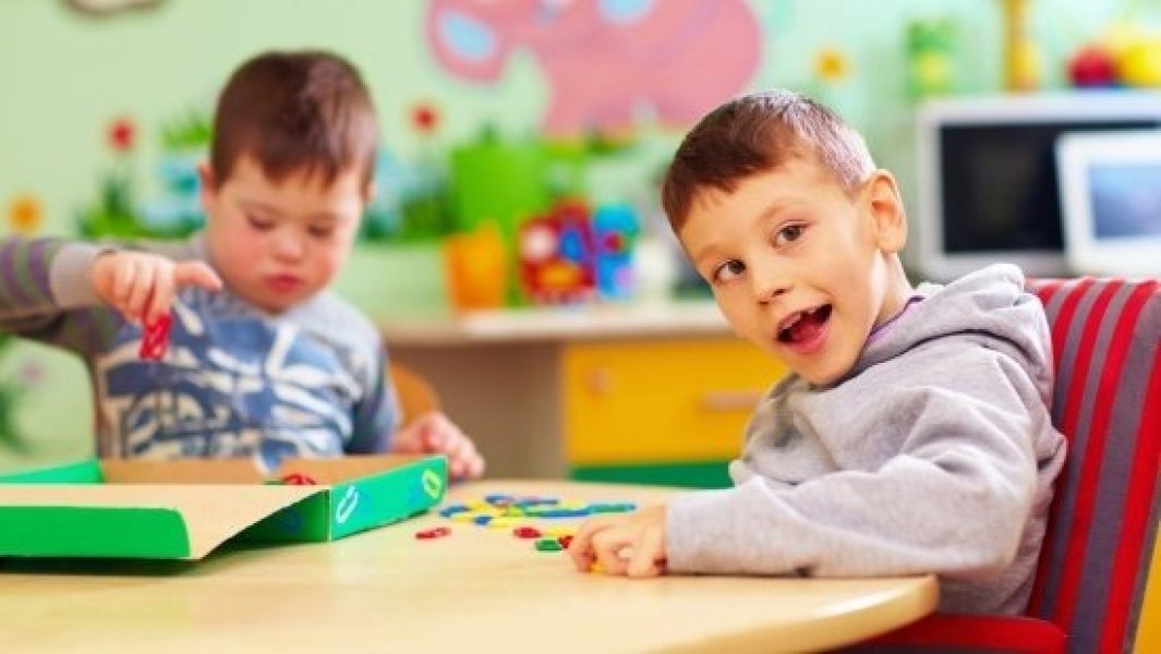 maior-parte-dos-brasileiros-afirma-que-escolas-ficam-melhores-quando-incluem-alunos-com-deficiencia-1