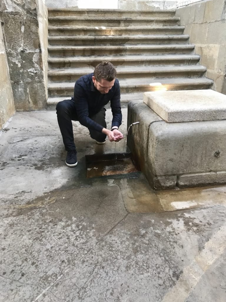 O poder terapêutico da água mineral:  Dicas para ampliar sua saúde com a crenoterapia