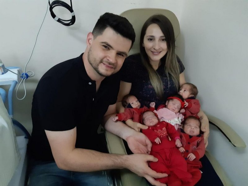 pais-divulgam-as-primeiras-imagens-dos-quintuplos-1
