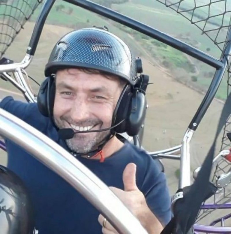 piloto-de-paramotor-espalha-sementes-durante-voos-para-reflorestar-regiao-paulista-1