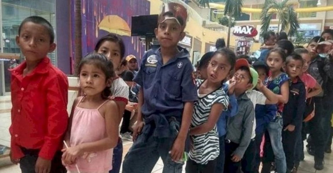 professor-junta-dinheiro-e-leva-26-alunos-pela-primeira-vez-ao-cinema-1