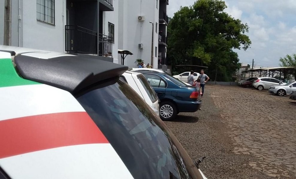 chapeco-pai-mae-e-filho-sao-encontrados-mortos-em-apartamento-1