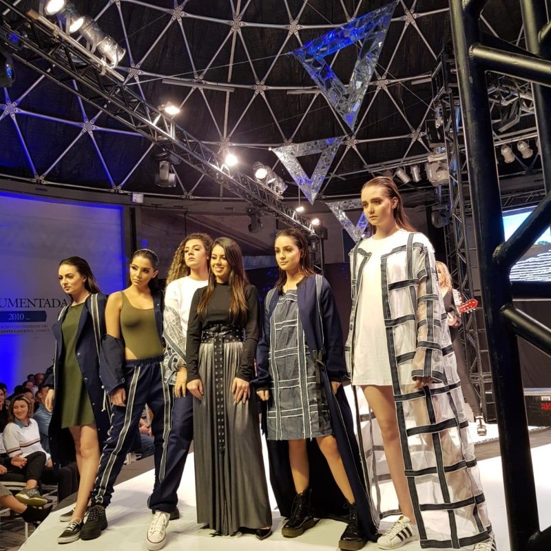 cultura-teleafetiva-e-tema-de-desfile-de-moda-1