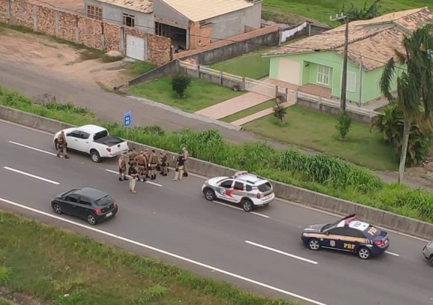 dupla-e-detida-apos-furto-de-caminhonete-em-jaguaruna-1