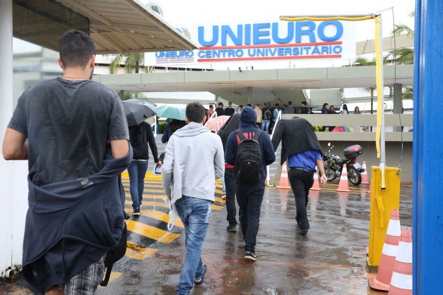 enade-sera-aplicado-neste-domingo-para-cerca-de-435-mil-estudantes-1