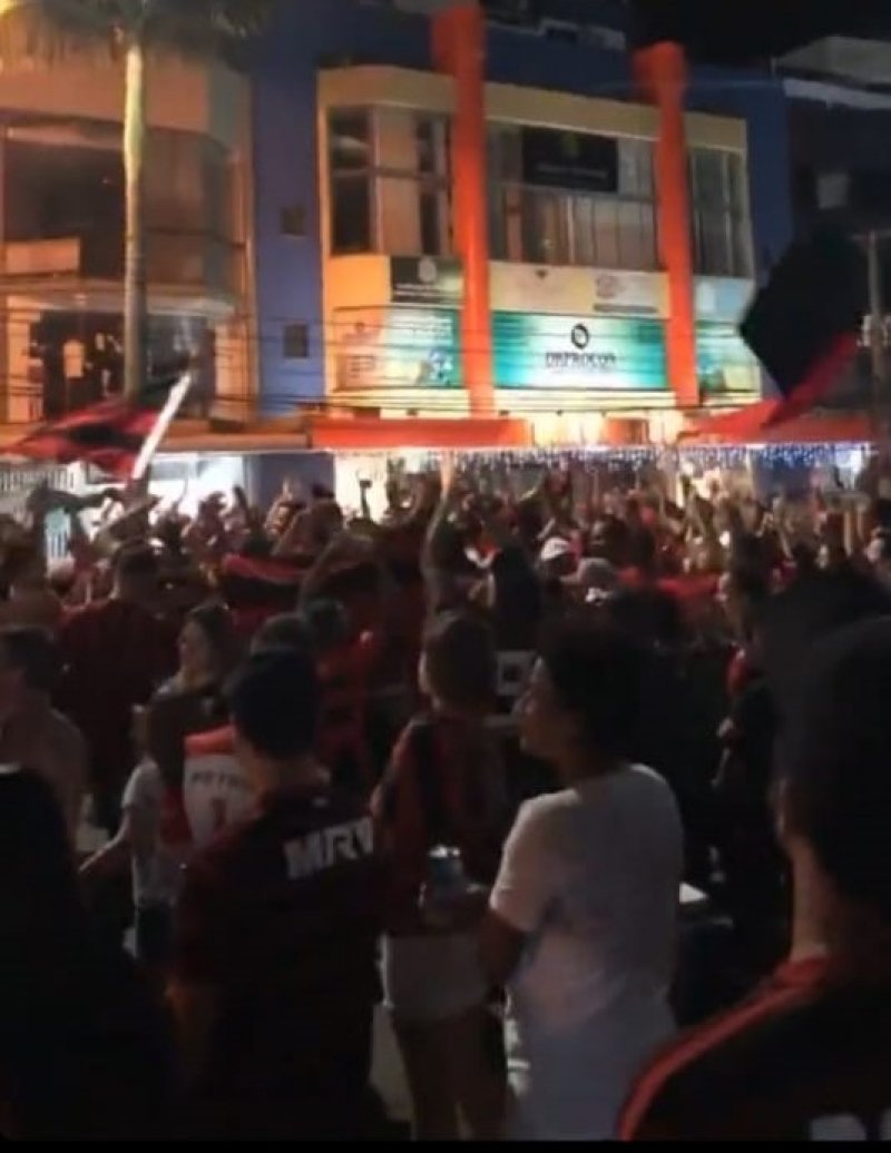 flamenguistas-comemoram-titulo-da-libertadores-em-tubarao-1