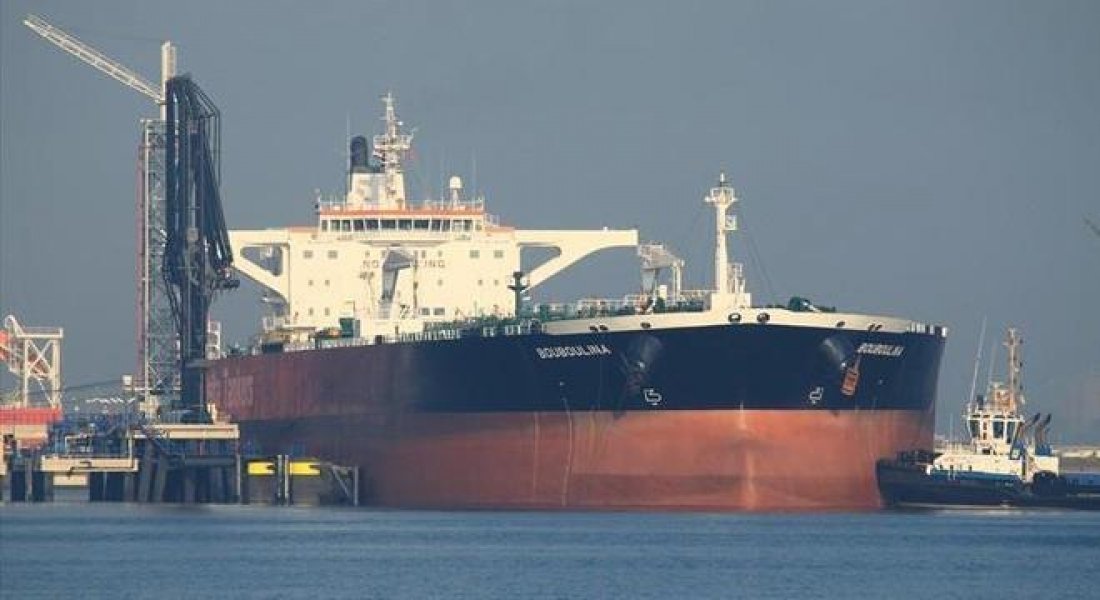 navio-grego-podia-transportar-ate-170-milhoes-de-litros-de-oleo-1