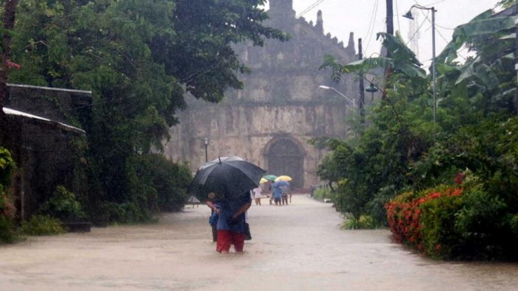 no-mundo-tufao-obriga-retirada-de-cinco-mil-pessoas-do-norte-das-filipinas-1