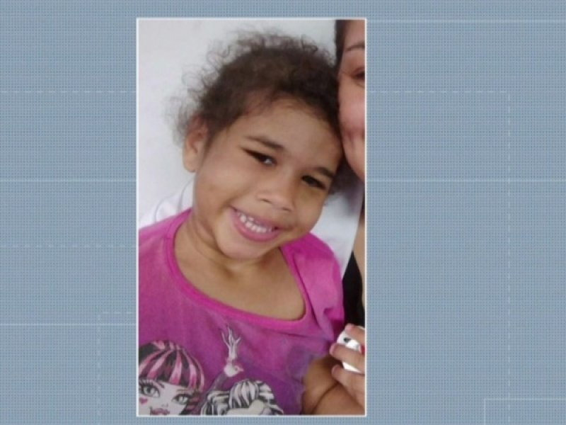 no-pais-crianca-de-3-anos-e-espancada-ate-a-morte-padrasto-e-mae-foram-presos-0