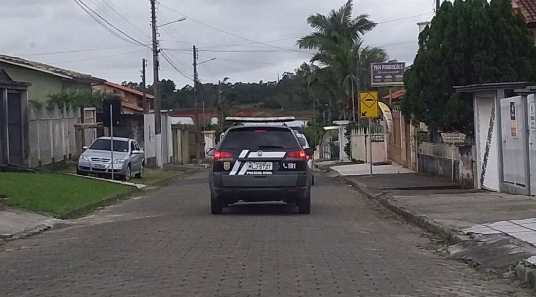 policia-civil-realiza-operacao-no-cristo-redentor-com-buscas-em-quatro-casas-na-repressao-de-roubos-e-trafico-de-drogas-1